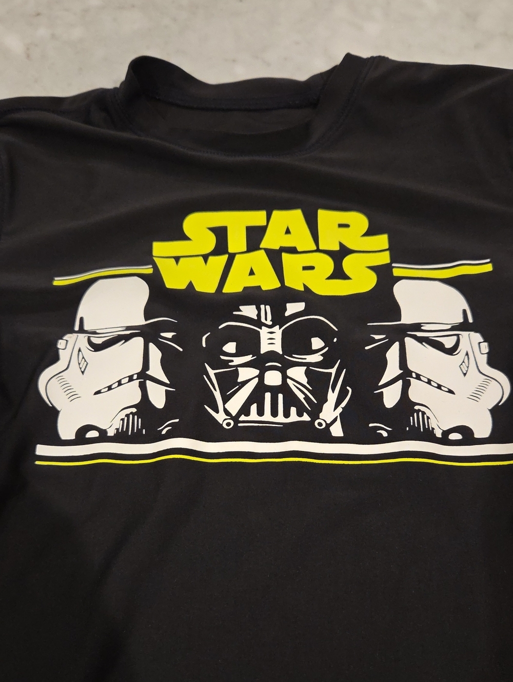Gap Star Wars Rash Guard - Picture 2 of 3